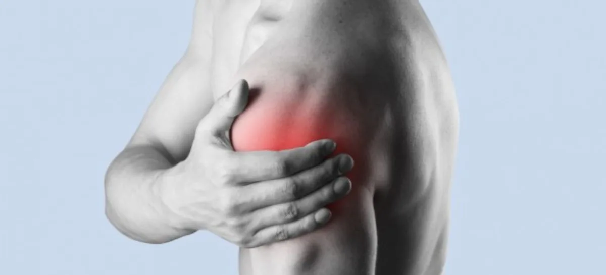 الكتف المتجمد: العوامل والمراحل والعلاجات